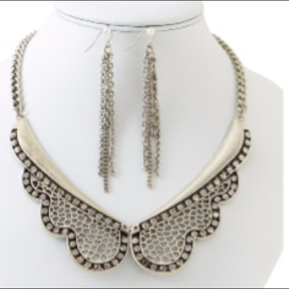 Butterfly collar necklace with earrings set